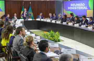  Lula se despede de ministros e confirma Alckmin como vice em chapa 